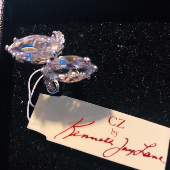 Silver Ring - Picture 1 of 5